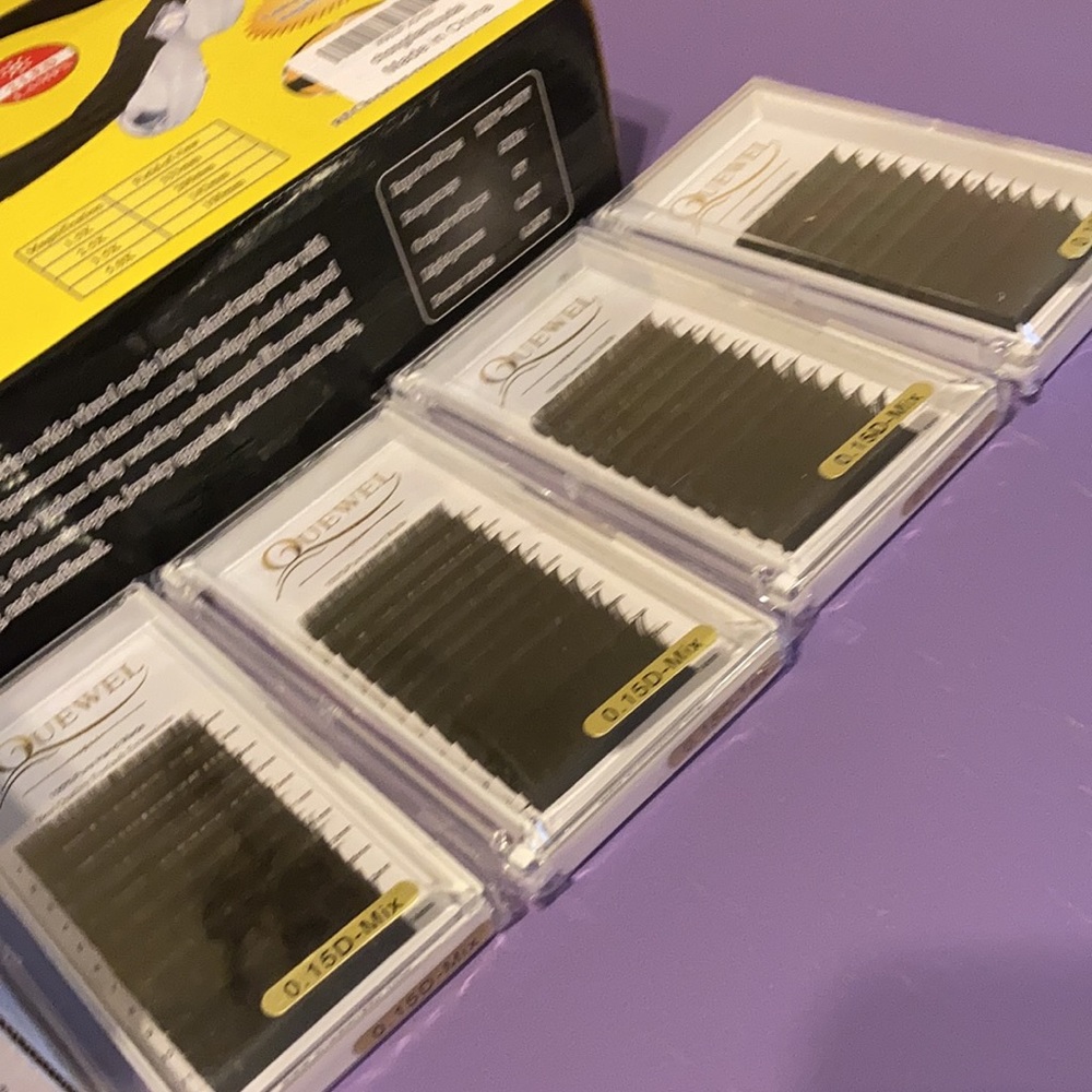 Lash Extensions Practice Kit - Picture 2 of 5